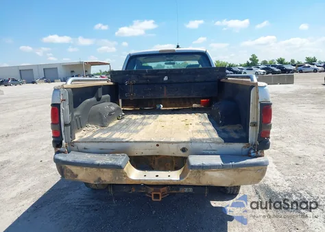 2001 Dodge Ram 2500 St z USA, uszkodzony, nr VIN 3B7KF23721G732137